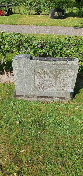 Grave number: Jä 12    35-36