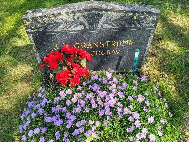 Grave number: 001 1    88