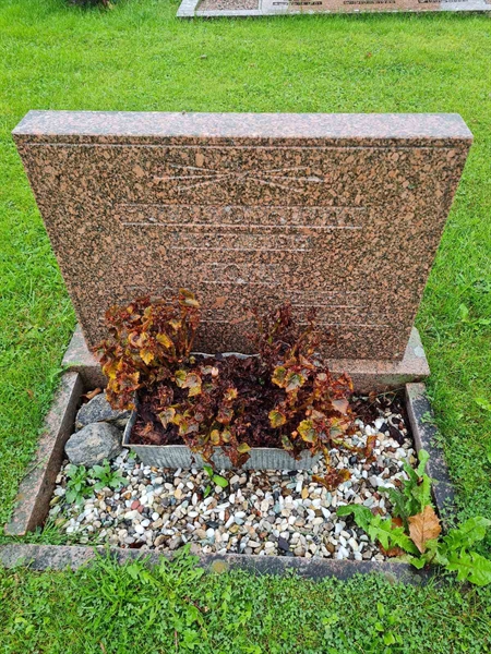 Grave number: KG 09   412