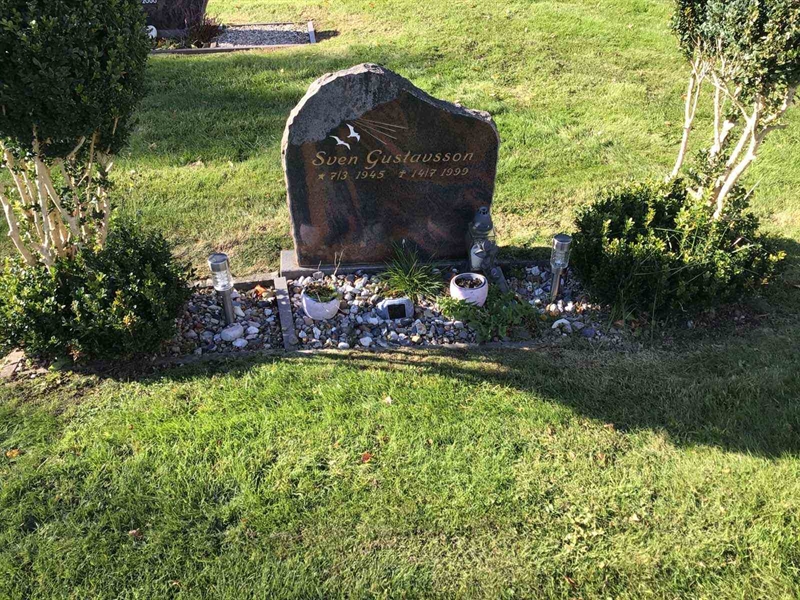 Grave number: 20 P   275-276