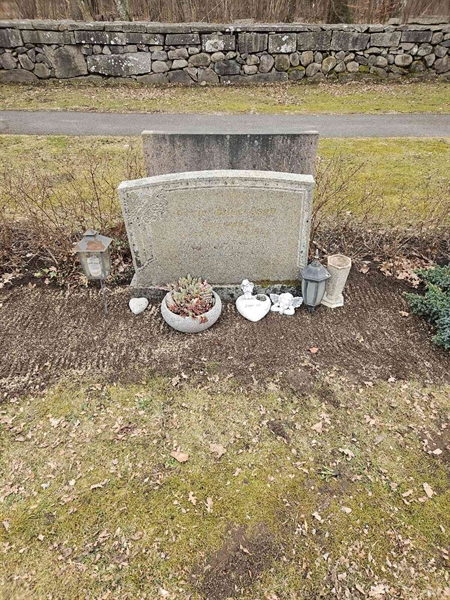 Grave number: VV 3   446, 447