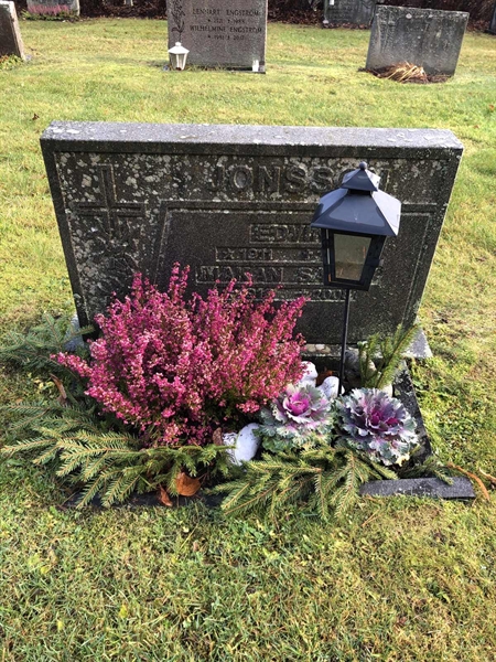 Grave number: 1 B1   145-146