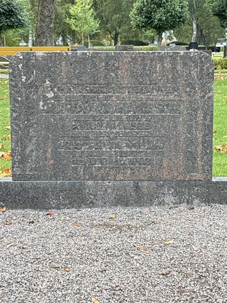 Grave number: 33 4   162