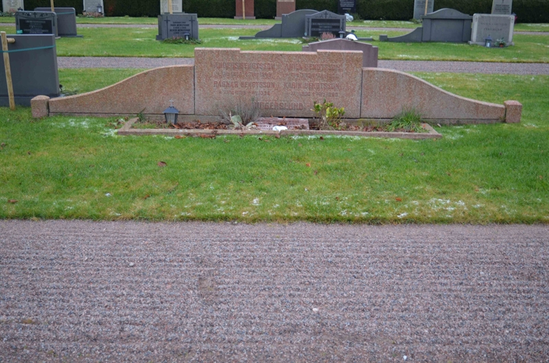 Grave number: TR 3    58