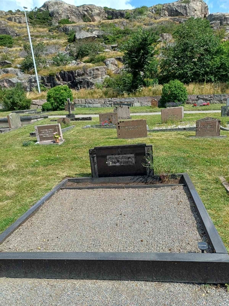 Grave number: F 04   228, 229