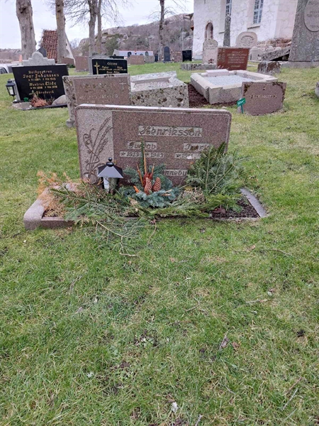 Grave number: SG 02 374