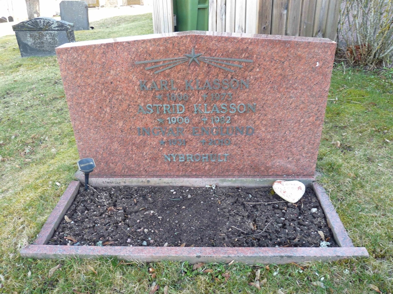 Grave number: JÄ 1 121:2
