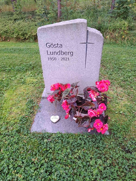 Grave number: 2 Q  2725