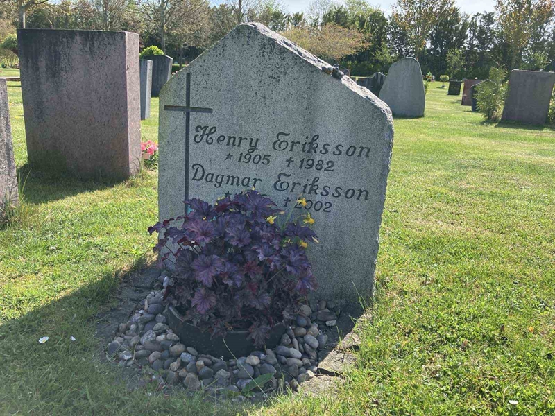 Grave number: R 01 539