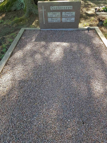 Grave number: 01   629