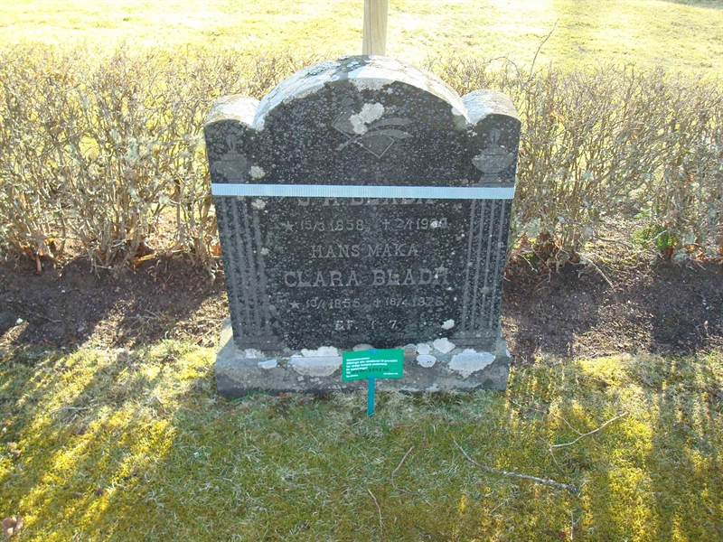 Grave number: KU 06    21