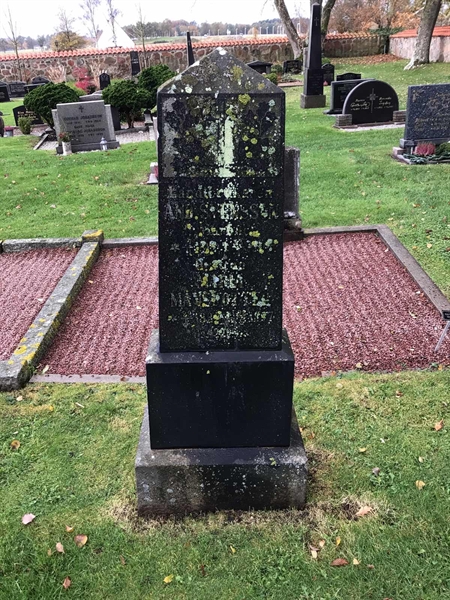 Grave number: SK 1 02    C