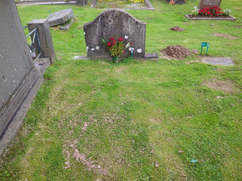 Grave number: VI J    95