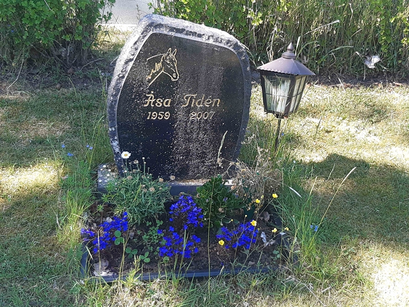 Grave number: JÄ 12    93