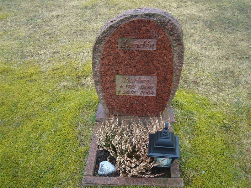 Grave number: BR D   105, 106
