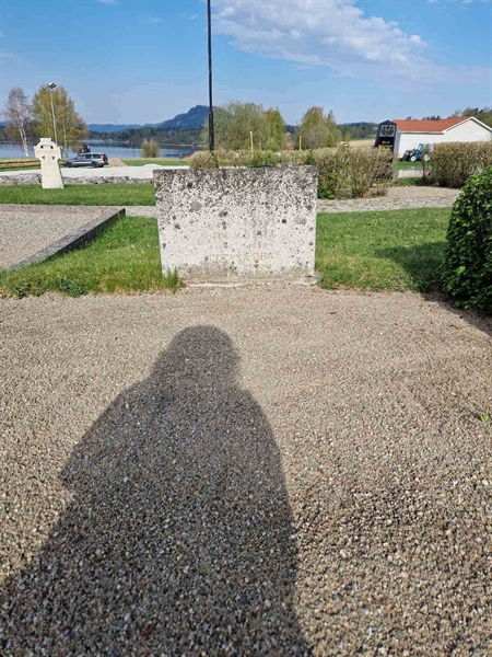 Grave number: 501 01 162-164