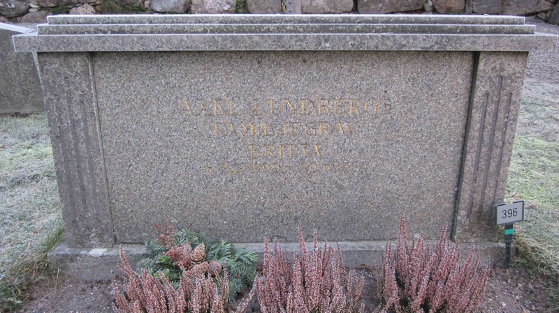 Grave number: KG D   395, 396
