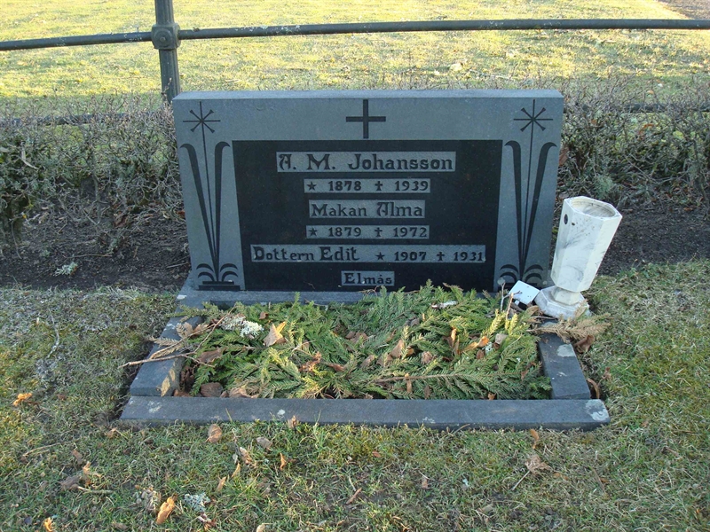 Grave number: KU 01    13, 14