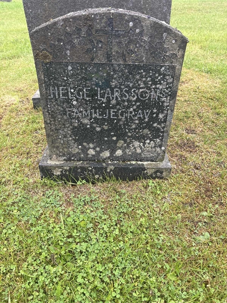 Grave number: 002 1    40
