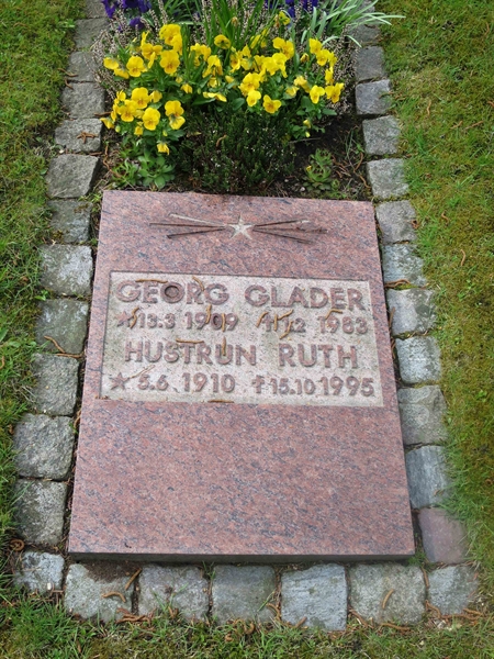 Grave number: HÖB N.UR   360