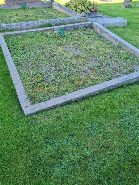 Grave number: KG 09   605, 606