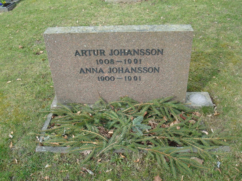 Grave number: KU 09    57, 58