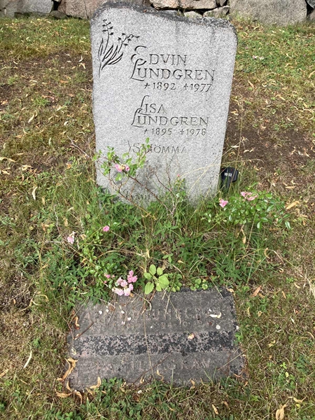 Grave number: 1 10    53