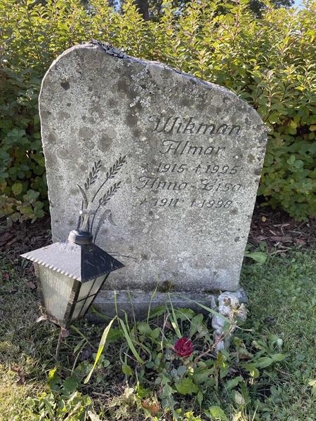 Grave number: 1 D1   102-103