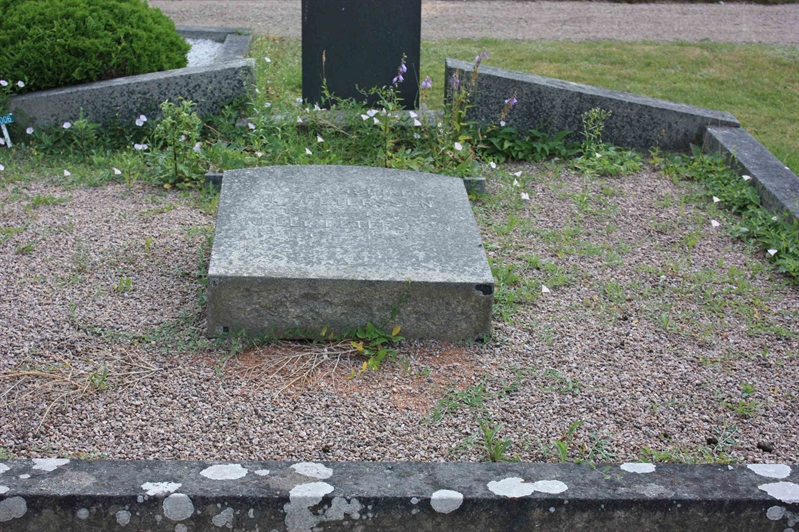 Grave number: Ö 02y    11, 12