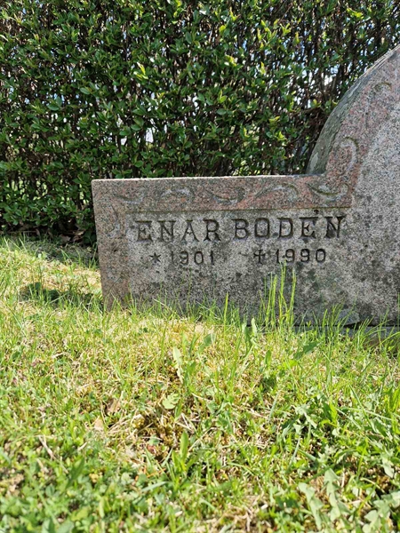 Grave number: 501 08 1218-1220