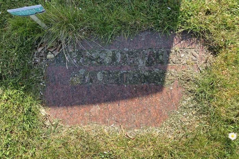 Grave number: R 01 543