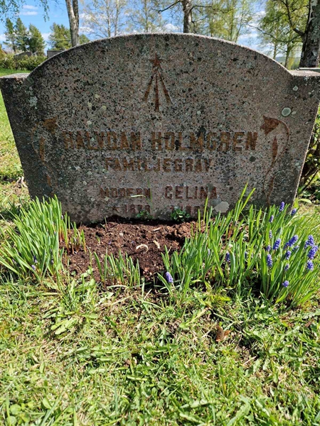 Grave number: 501 19 3765-3767