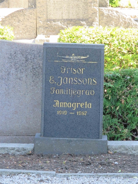 Grave number: HÖB 13   400