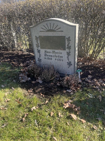 Grave number: 1 3 F1 83