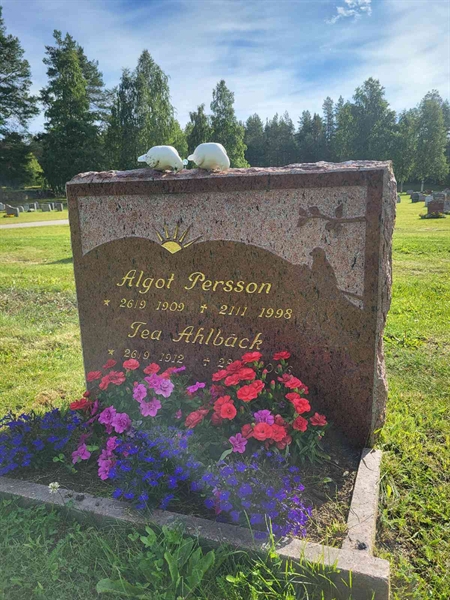 Grave number: 001 4  3218