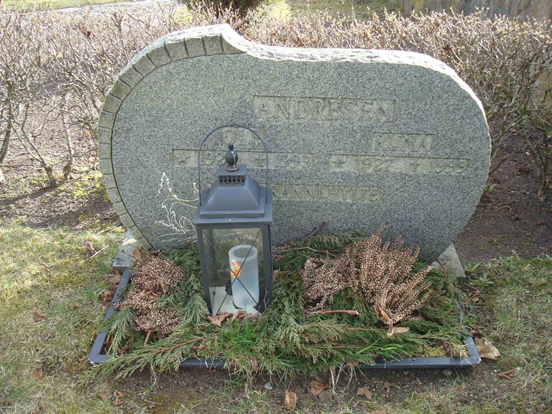 Grave number: KU 08 223a,b