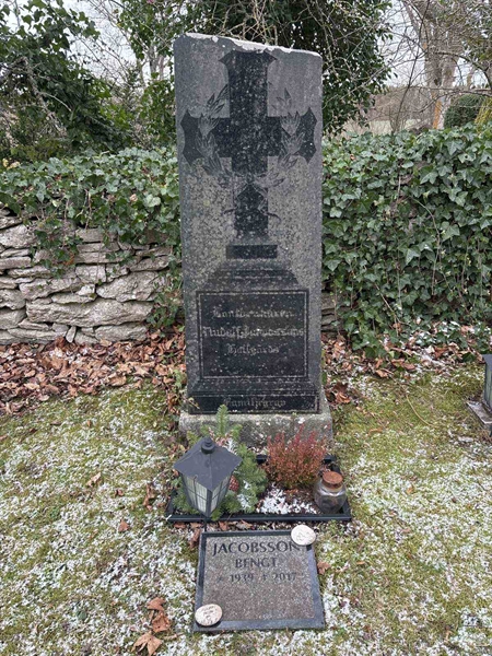 Gravnummer: LE    47, 48