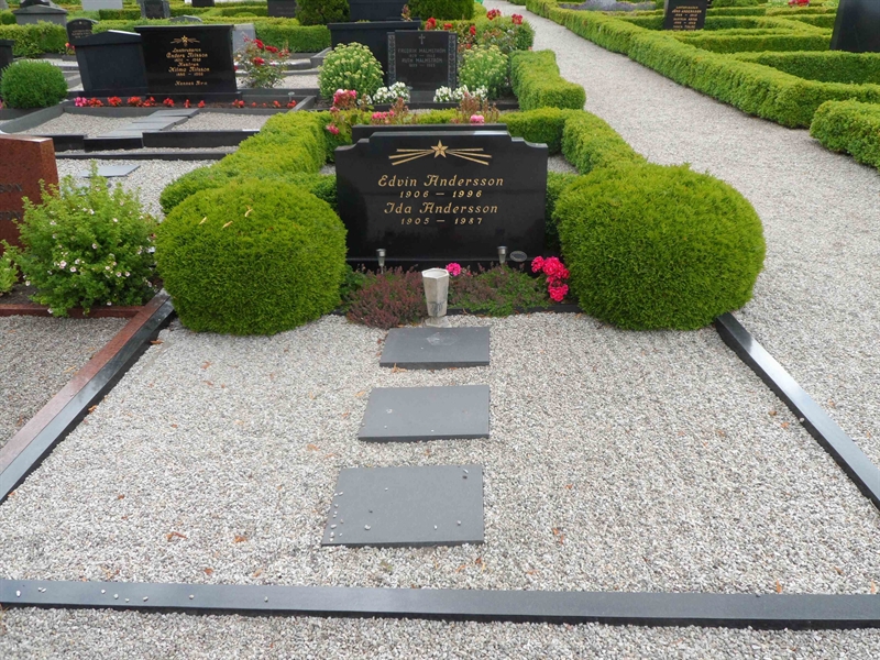 Grave number: HK 4    43