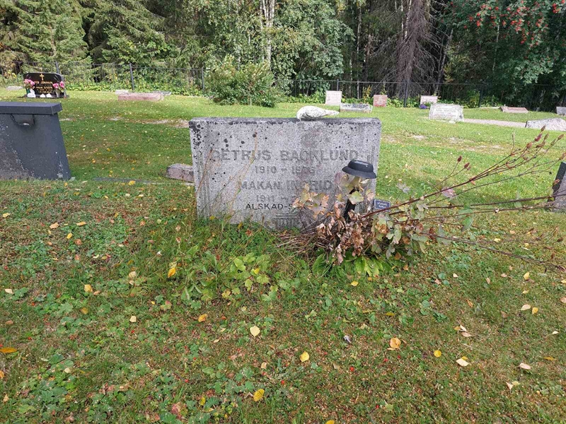 Grave number: FÖ 5   117, 118