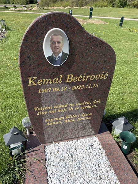Grave number: R 05M 268