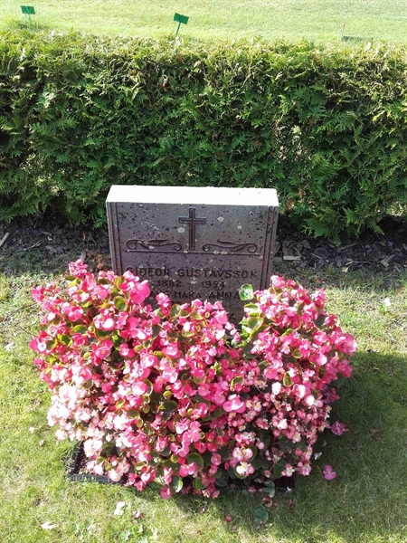 Grave number: JÄ 04   107