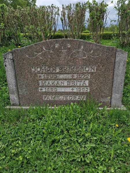 Grave number: 2 12 1322, 1323, 1324