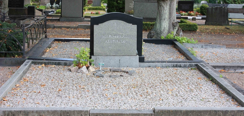 Grave number: Ö 19i   131, 132