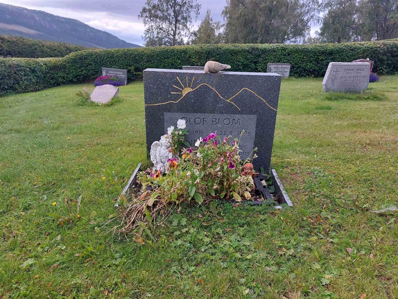 Grave number: K K   179, 180