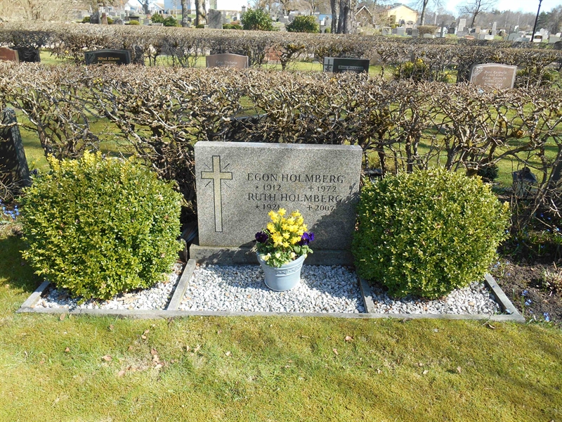 Grave number: Vitt VA3Ö    13, 14