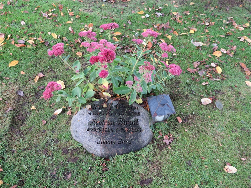 Grave number: 1 11   60