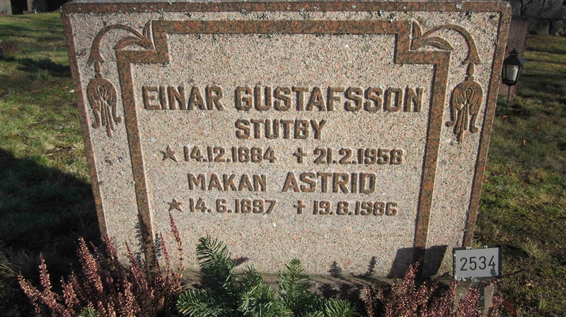 Grave number: KG G  2534, 2535