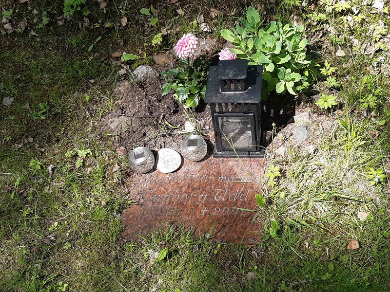 Grave number: KA 15   107