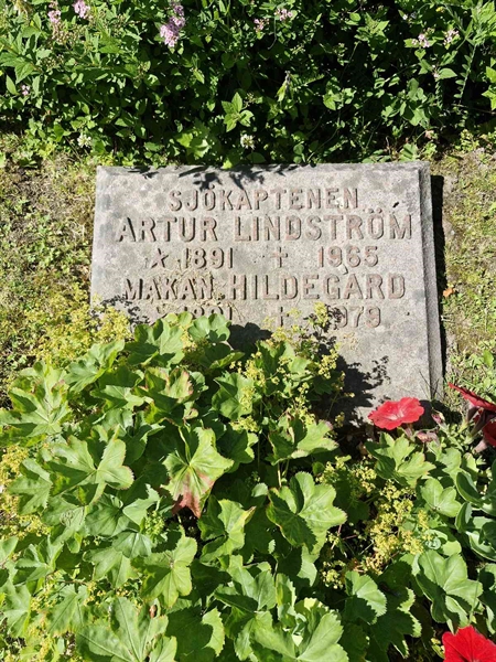 Gravnummer: 1 URNLU C16