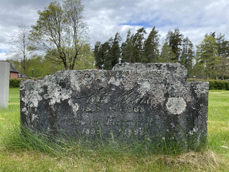 Grave number: 1 04 49, 50